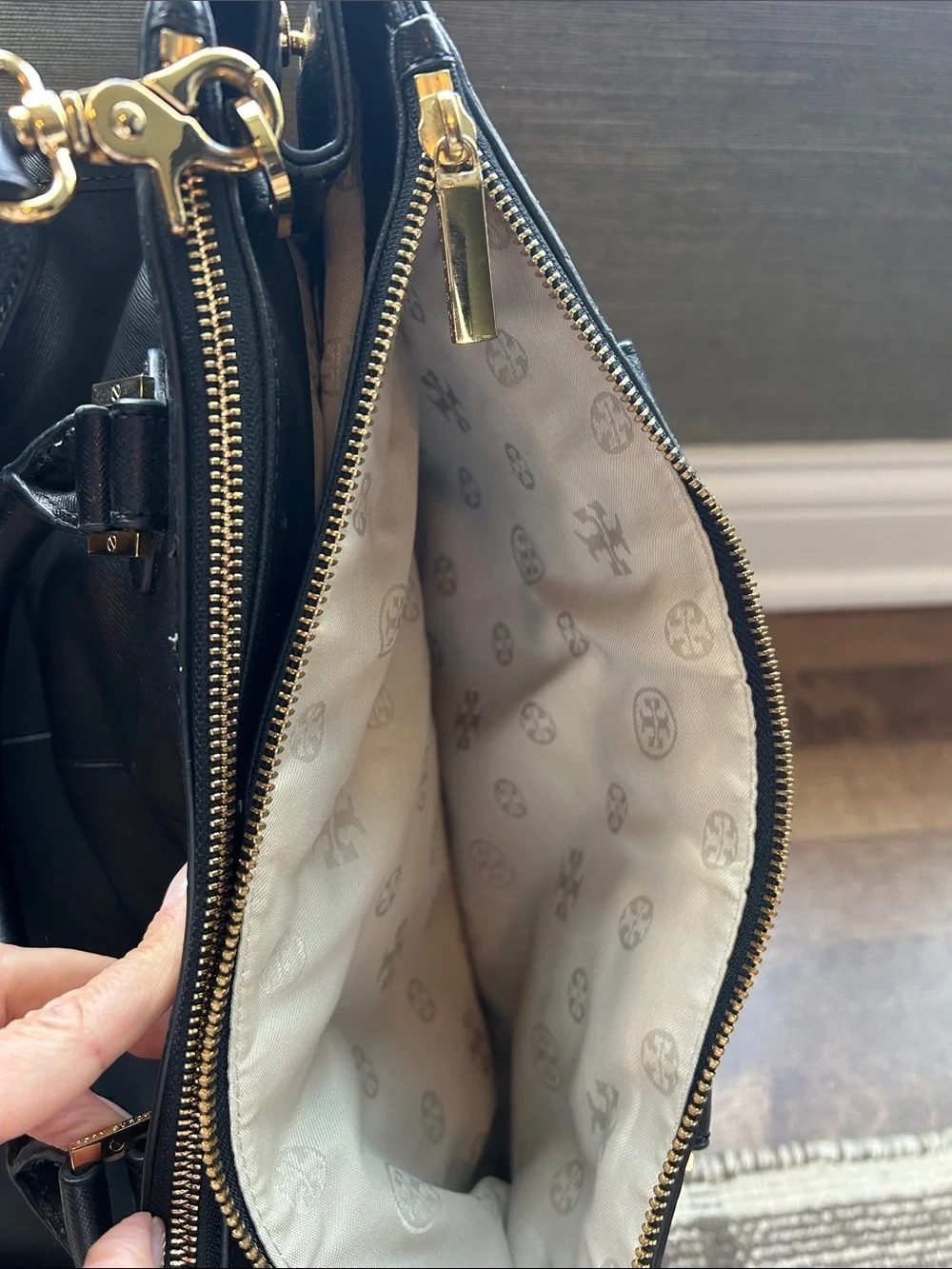 Tory Burch Robinson Tote Bag